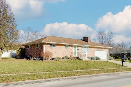1306 Montego Dr, Springfield OH  45503-6223 exterior