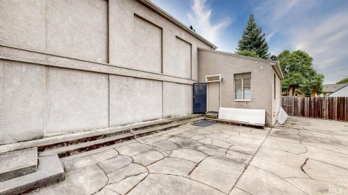 855 7 St, Santa Rosa CA  95401-6106 exterior