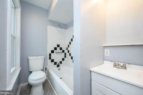 21 Adams St, West Deptford NJ  08066-1234 exterior