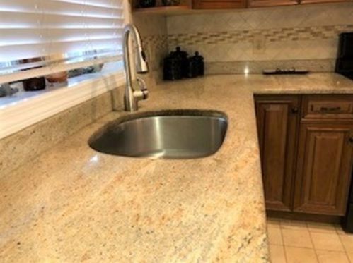 6 Winter Ave, Taunton MA 02780-1941 exterior