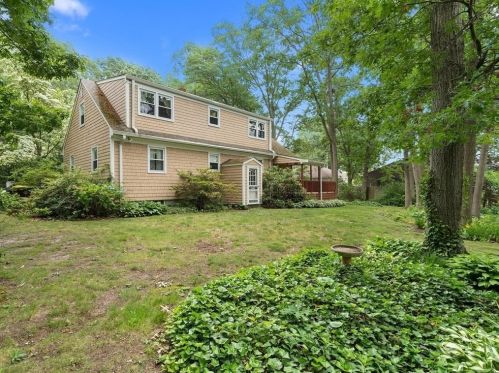 71 Marion St, Fall River, MA 02723-3413