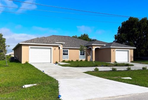 621 14th St, Cape Coral, FL 33990-2135