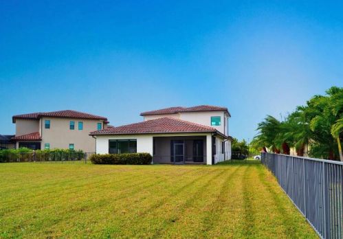 11344 12th St, Hollywood, FL 33025