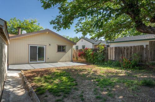 16 Midway Dr, Oroville CA  95966-3656 exterior