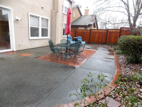 1409 Birdie Dr, Windsor CA  95492-8717 exterior