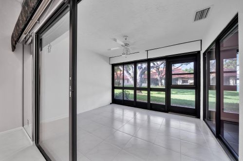 6376 Kings Gate Cir, Delray Beach FL  33484-2429 exterior