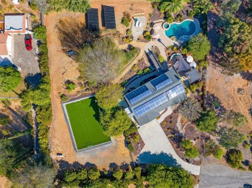 1322 Hamilton Ln, Escondido CA  92029-4316 exterior