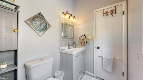 6 Chatham Ct, Dover DE  19901-3909 exterior