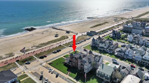 19 Ocean Ave, Ocean Grove, NJ 07756-1366
