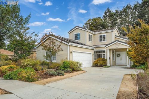 350 Bayview Ave, Sunnyvale, CA 94085-4324