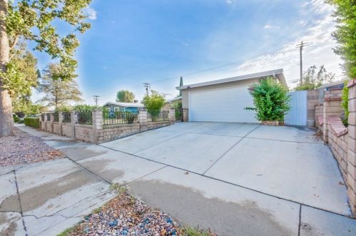 27325 Santa Clarita Rd, Santa Clarita CA  91350-1317 exterior