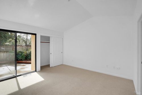 70 Fountain Grove Cir, Fairfield CA  94558-2485 exterior