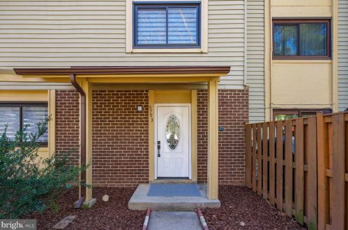 5703 Nordeen Oak Ct, Springfield VA  22015-2248 exterior
