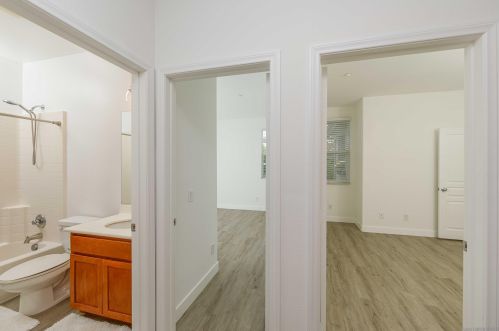 227 Calle Del Sol, Vista CA  92083-3624 exterior