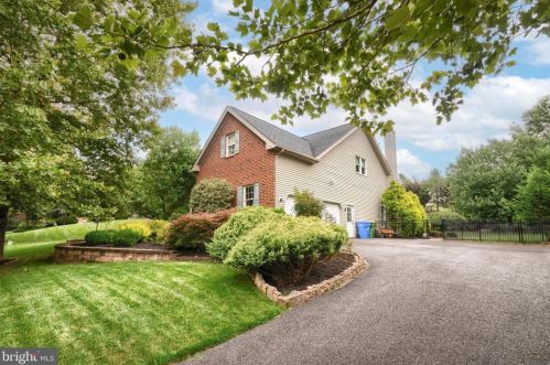 46 Beech Tree Dr, Glen Mills, PA 19342-1173
