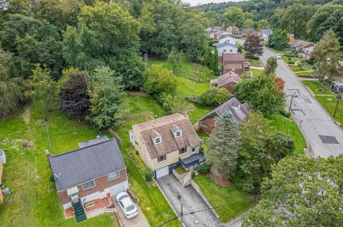 753 Penny Dr, Pittsburgh, PA 15235-4247