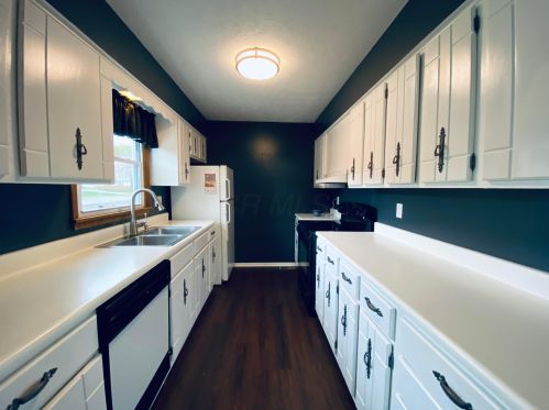 512 Shawnee St, New Lexington, OH 43764-1517
