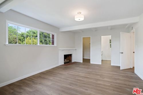 14147 Leadwell St, Van Nuys CA  91405-2440 exterior