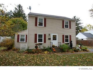 2205 Five Mile Line Rd, Penfield, NY 14526-2208