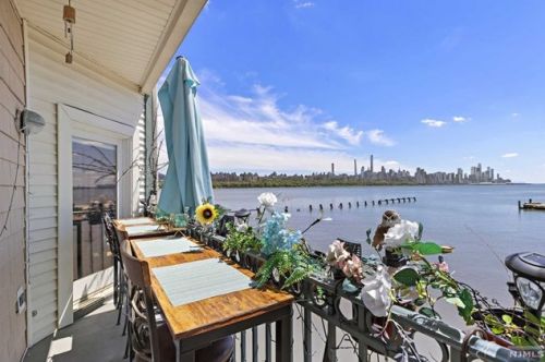 117 The Promenade, Edgewater, NJ 07020-2104