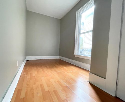 1708 Denham St, Cincinnati, OH 45225-1927