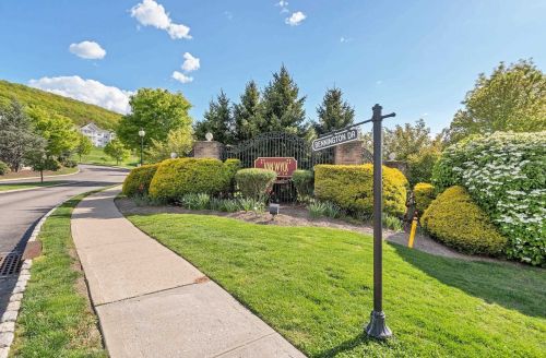 3216 Bennington Dr, Fishkill, NY 12524-4958