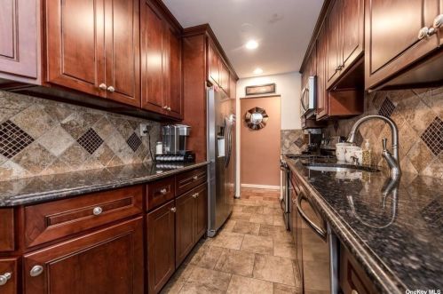 8510 151st Ave, Jamaica, NY 11414-1302