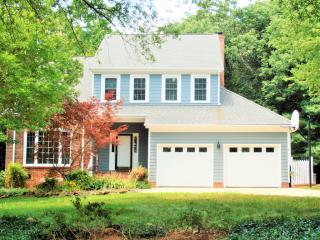 9423 Fairmead Dr, Charlotte, NC 28269-9790