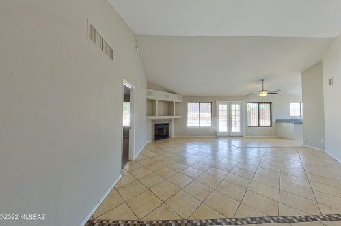 9250 Sea Otter Pl, Tucson, AZ 85742-9638