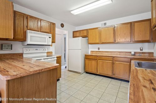 38 Jeanette St, Berkeley Township NJ  08721-3517 exterior