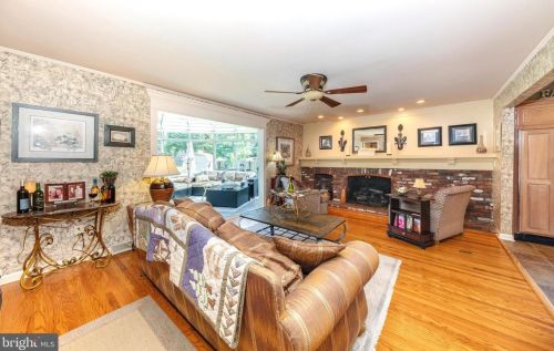 716 Carter Hill Dr, West Deptford NJ  08066-1903 exterior