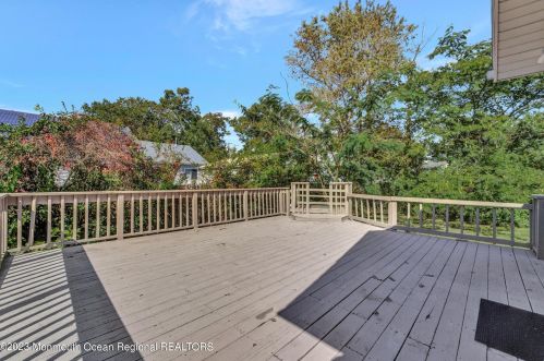 226 Davis Ave, Lacey NJ  08731-3519 exterior