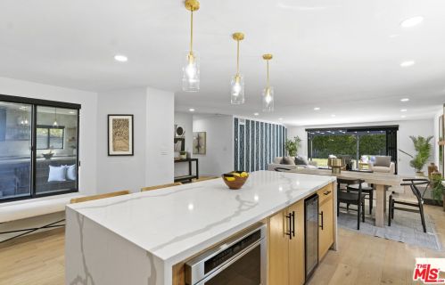 5254 Buffalo Ave, Van Nuys CA  91401-5929 exterior