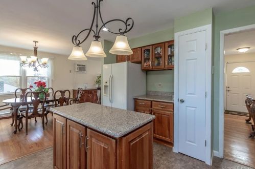 33 Camelot Dr, Upper Stepney CT  06468-2004 exterior