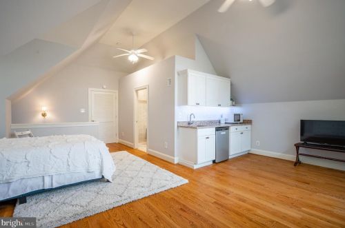 281 Golden Woods Ct, Great Falls VA  22066-4152 exterior