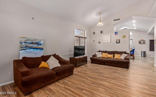 10517 Magnolia St, Tolleson AZ  85353-5623 exterior