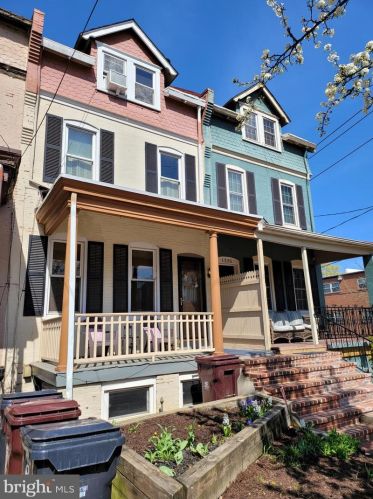 1333 Clayton St, Wilmington DE  19806-4003 exterior