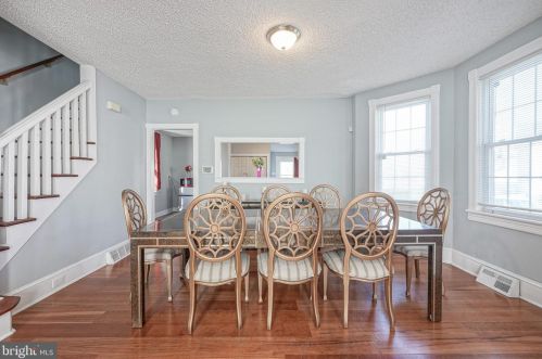 200 Delsea Dr, West Deptford NJ  08093-1221 exterior