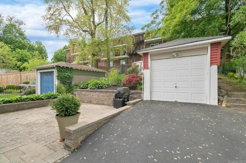 369 Montgomery St, Newburgh NY  12550-3643 exterior