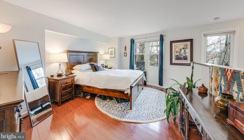 2100 Whisperwood Gln Ln, Herndon VA  20191-4117 exterior