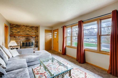 7361 Clay Ct, South Saint Paul, MN 55076-2533