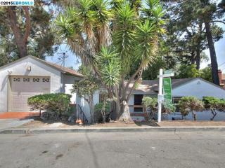 8936 Seneca St, Oakland, CA 94605-4318