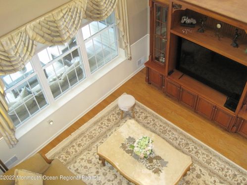 6 Seminole Ct, Jackson Twp NJ  08527-4042 exterior