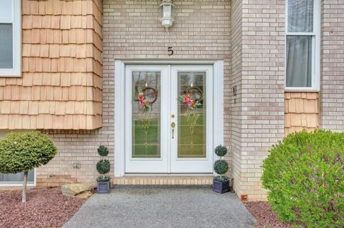 5 Wesley St, North Charleroi, PA 15022-9445