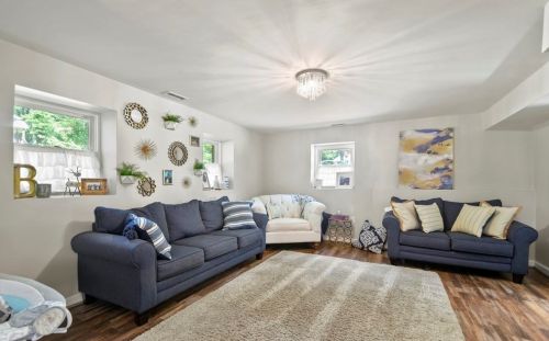 17 Central Tpke, Sutton, MA 01590-3711