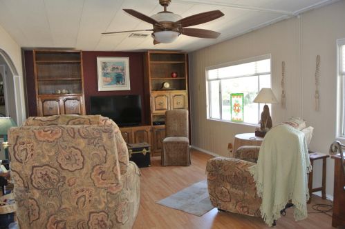 194 La Paloma Dr, Lodi CA  95240-0711 exterior