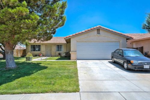 12369 Georgia Ct, Victorville, CA 92392-7470
