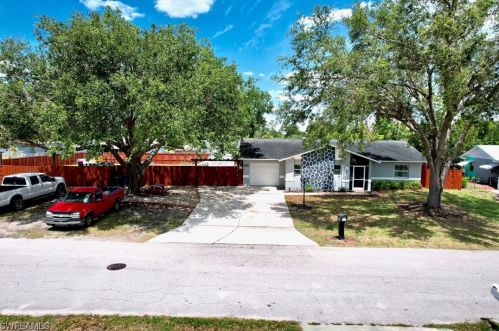 414 Cactus Cir, Lehigh Acres, FL 33936-7306