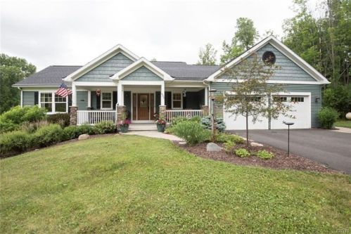935 Parker Ln, Skaneateles, NY 13152-9444