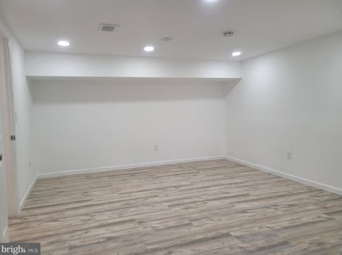 20 Kendall Blvd, Camden NJ  08107-1512 exterior